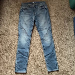 old navy woman’s skinny jeans